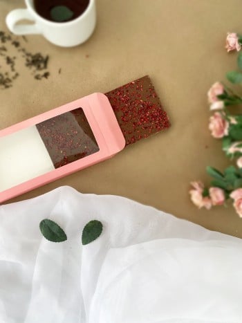 Упаковка под плитку шоколада 17х8х1,4 см., розовая