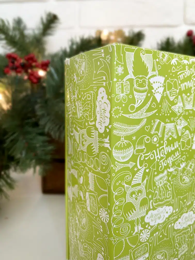 Коробка новогодняя подарочная Новогоднее попурри, 185х160х59 мм — изображение 3