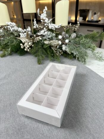 Коробка с прозрачной крышкой с тонкими разделителями 10 конфет, белый — изображение 3