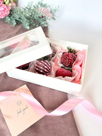 Коробка с окном универсальная под моти/клубнику в шоколаде/зефир/печенье, белая — изображение 2