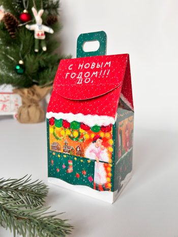 Коробка новогодняя подарочная Ярмарка, 91х70х157 (+30) мм (домик) — изображение 3