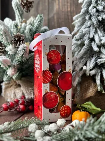 Коробка подарочная с резным окном Шары, 70х70х190 мм